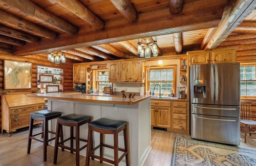 Harbor Springs Cabin | Beautiful cabin in Good Hart with water access!