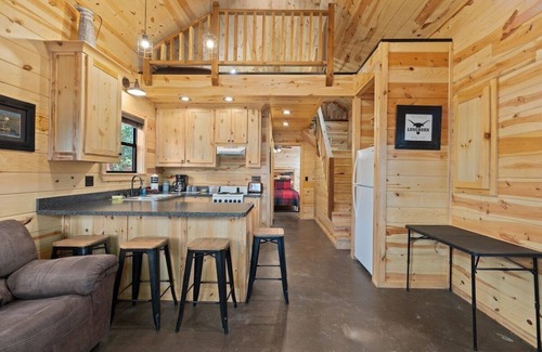 Golden Cabin | Beautiful cabins with a pool in a peaceful setting