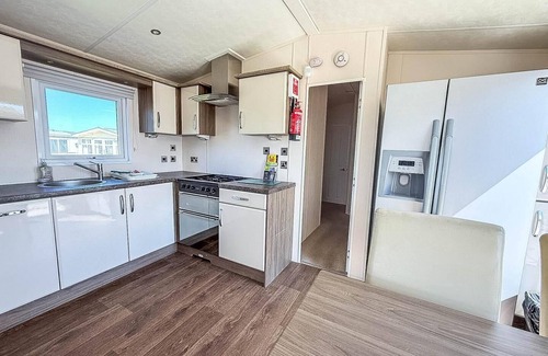 Great Yarmouth House | Beautiful caravan with decking at California Cliffs in Scratby ref 50052L