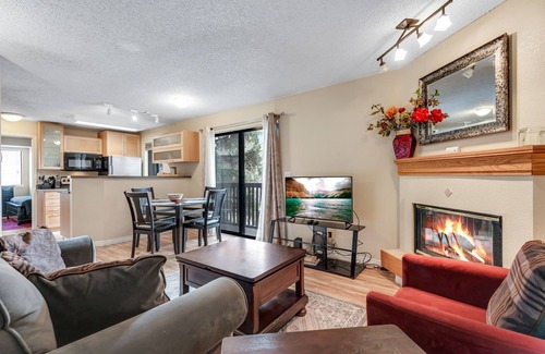 Greenwood Village Condo | Beautiful, clean, & quiet condo located in DTC!