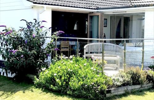 Sennen Apartment | Beautiful coastal bungalow, Sennen, Porthcurno,sea