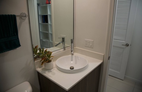 Miami Lakes Apartment | beautiful comfortable townhouse apartment, located in the must peaceful area.