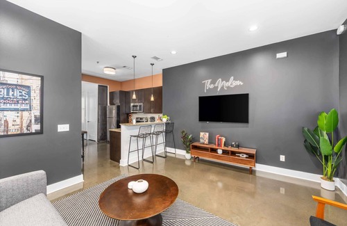 West End Condo | Beautiful Condo for 4, Mins to Nashville Nightlife