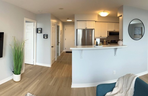 Humberwood Condo | Beautiful condo view in Toronto, great amenities, mins from airport and highways