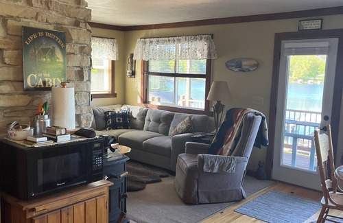 Crivitz Cottage | Beautiful cottage on Crooked Lake! Sleeps 9 comfortably.