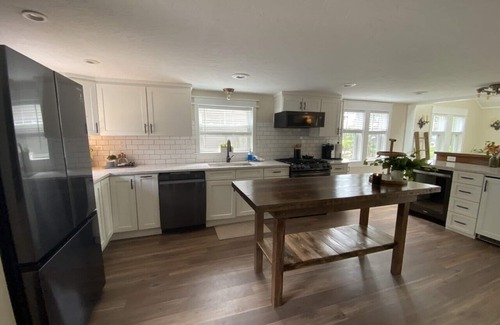 Sturgis Cottage | Beautiful Cottage With Water Access and Kayaks!