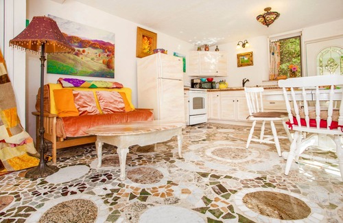 Leicester House | Beautiful Country Cottage!nStunning Mountain Views!nGreat Hiking to Waterfalls!