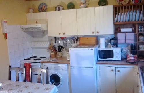 Cooga Upper Cottage | Beautiful Country Cottage & Garden. Free Wi-Fi 3 Bedrooms Sleeps 6.