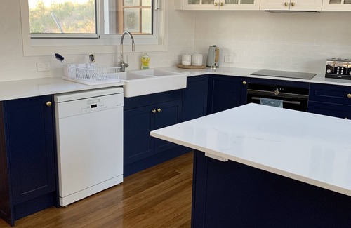 Armidale House | Beautiful Country Home. 5 min to Armidale, 10 min to University of New England.