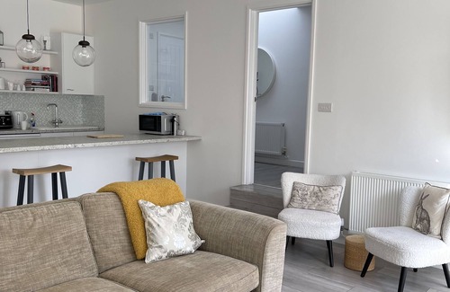 Abingdon House | Beautiful Country Retreat with Hot Tub close to Oxford