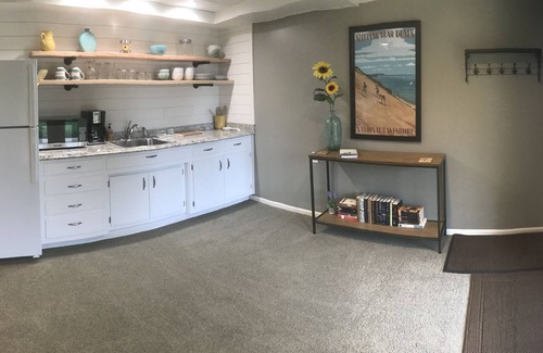 Honor Apartment | Beautiful Couples Getaway in the heart of Sleeping Bear!