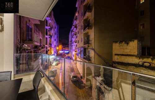 Il-Balluta Apartment | Beautiful, cozy APTs just off the Promenade & WIFI by 360 Estates