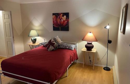 Fleetwood House | Beautiful Cozy Private Room in Surrey (60% Off- Year End Discount)