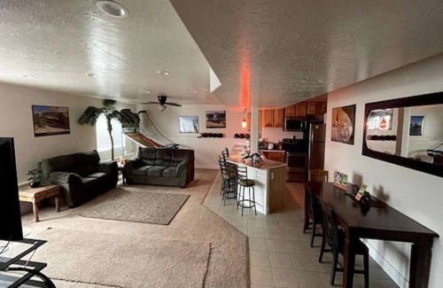 Naples House | Beautiful Daylight Basement near Dinosaur National Monument & Flaming Gorge