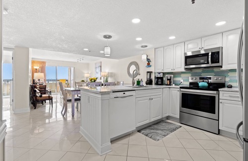 North Myrtle Beach Condo | Beautiful Direct OceanFront Updated Condo Heated Indoor Pool, HotTub
