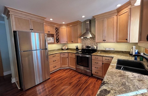 Cassopolis House | Beautiful Diamond Island 4-bedroom house with Private Dock, AC, and WiF