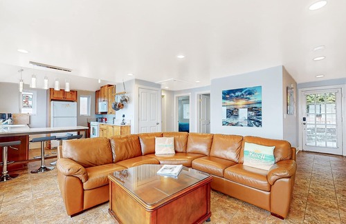 Oceanside Apartment | Beautiful & dog-friendly ocean views with a private patio