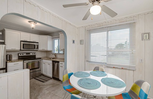 Melbourne Beach Apartment | Beautiful downtown Melbourne Beach renovated apartment one block from the beach!