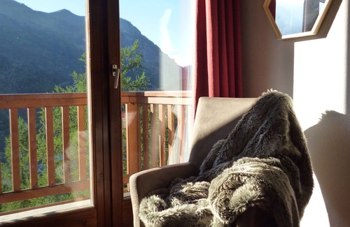 Valloire Apartment | Beautiful duplex 7/9p on slopes, swimming pool, near center