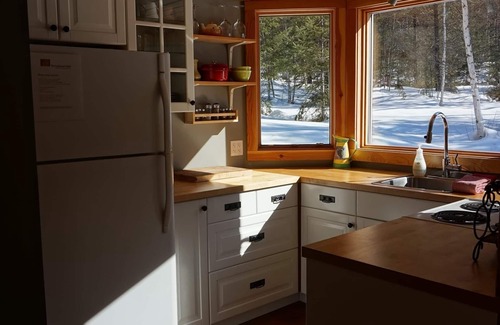 Golden Ski Chalet | Beautiful eco-building in the heart of the Rocky mountains. All modern amenities