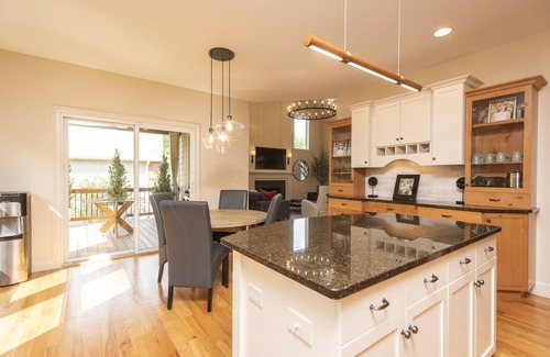 Columbia House | Beautiful family home close to MU football stadium