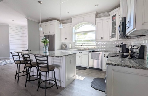 Sarasota House | Beautiful Family Home in the Heart of Pinecraft!