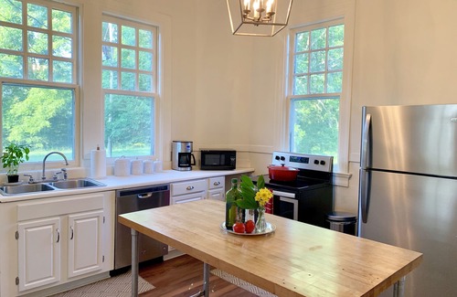 Fayette House | Beautiful Farmhouse near Tuscaloosa