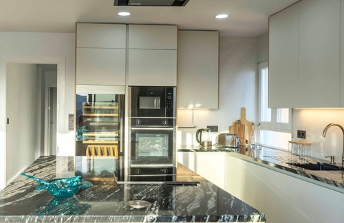 La Malagueta Apartment | Beautiful flat with sea views by SharingCo