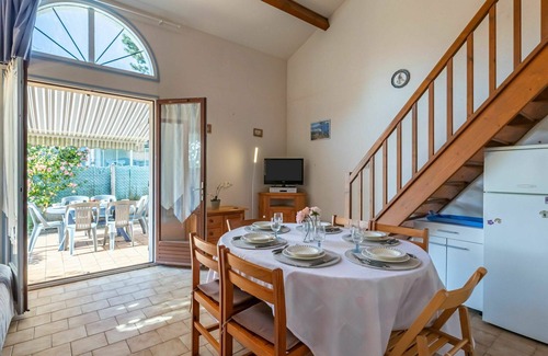 Meschers-sur-Gironde House | Beautiful villa for 5 people with WIFI, TV, terrace, pets allowed and parking