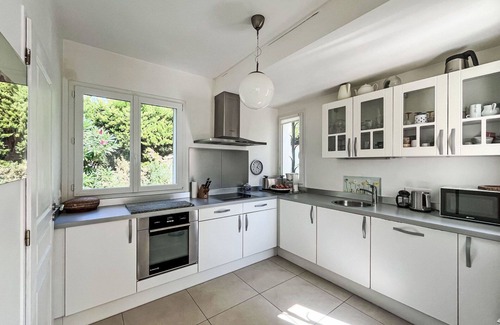 Montesquieu-des-Alberes House | Beautiful private villa for 6 people with WIFI, A/C, private pool, TV, patio and parking