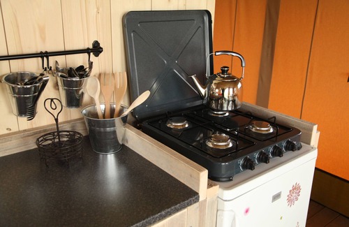Enumatil Cabin | Beautiful furnished safaritent with private bathroom in separate building (4-p.)