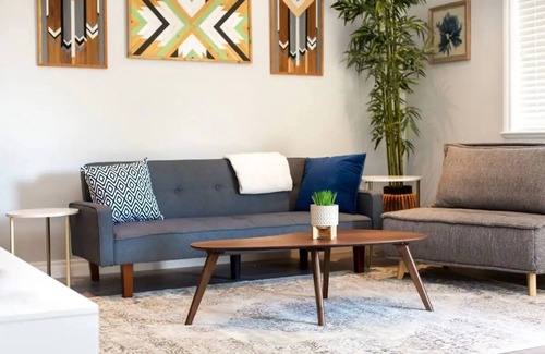 Langford Apartment | Beautiful Gem In The Westshore