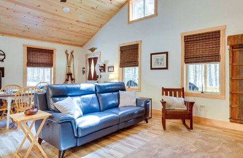 Brantingham Cabin | Beautiful Greig Cabin: 2 Mi to Brantingham!