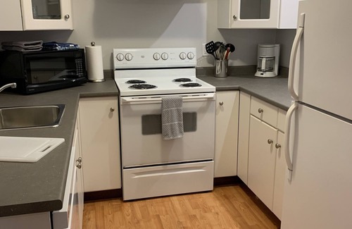Victoria Apartment | Beautiful ground-level 1-bdrm suite in quiet neighborhood on cul-de-sac