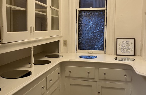 Springfield Apartment | Beautiful historic home on Wittenberg campus. Peaceful setting w/grand piano.