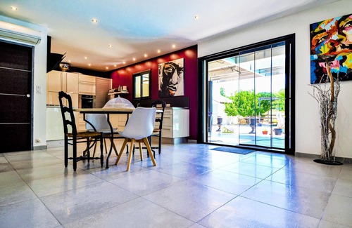 Saint-Victor-la-Coste House | Beautiful home in St Victor la Coste