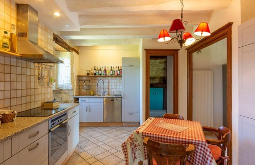Degagnac House | Beautiful holiday home with a shared pool