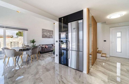 Supetar House | Beautiful home in Splitska- Supetar