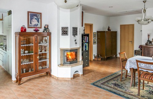 Brunlos House | Beautiful home in Brünlos with WiFi