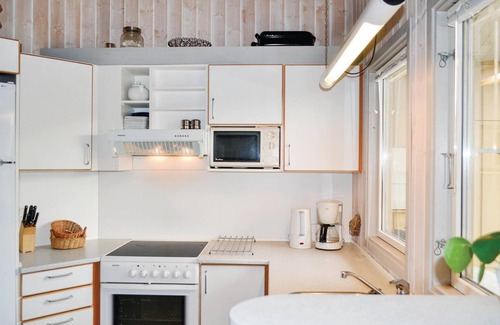 Bjerregard Strand House | Beautiful home in Hvide Sande with WiFi