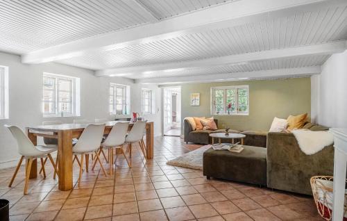 Juelsminde House | Beautiful Home In Juelsminde With Sauna