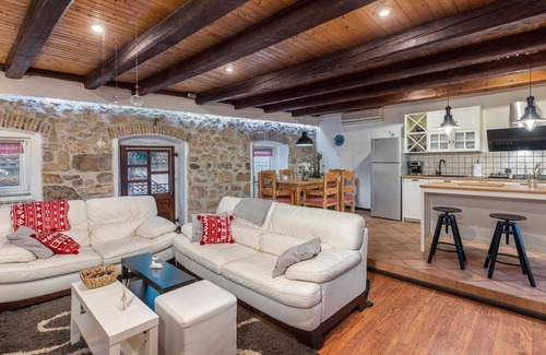 Praputnjak House | Beautiful home in Krasica with WiFi