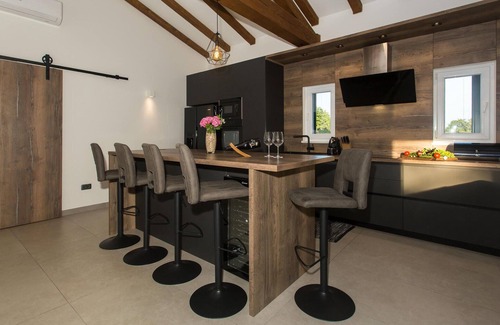 Lovrec House | Beautiful home in Lovrec with sauna