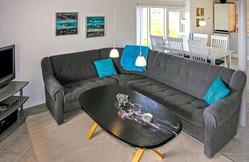 Vorupør House | Beautiful home in Thisted with kitchen