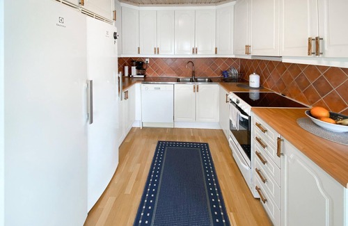 Uddevalla Municipality House | Beautiful home in Uddevalla with WiFi