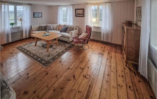 Hultsfred House | Beautiful Home In Vena With Wifi