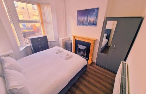 Everton Apartment | Beautiful home near LFC Stadium