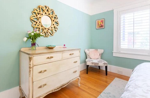 Potrero Hill Apartment | Beautiful Home with Sun Drenched Garden