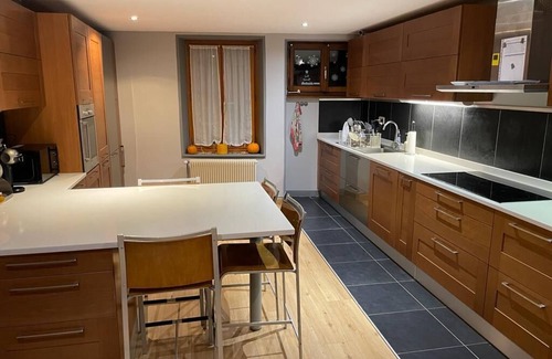 Peron House | Beautiful house 2 steps from Geneve/Station Ski