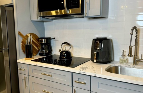 Elizabeth House | Beautiful House Near Newark Airportn– Cozy & Clean